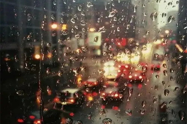 雨夜听雨，静享安然