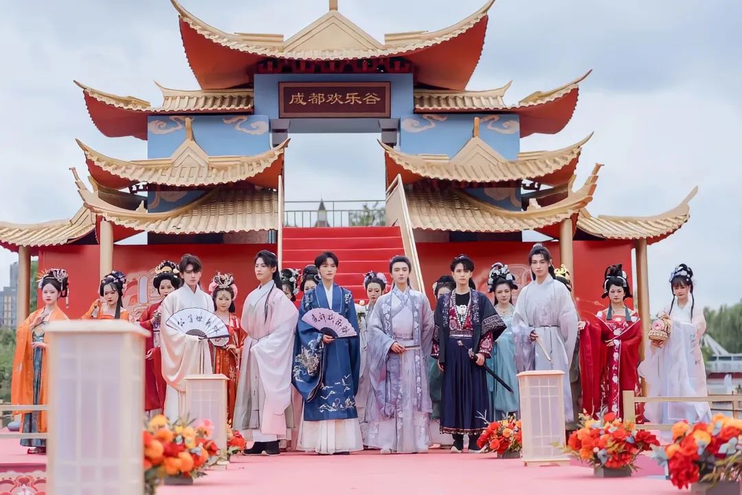 “五一”假期丨华侨城与271万游客共奏欢乐乐章