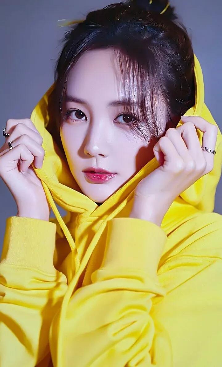 甜美可爱的李一桐