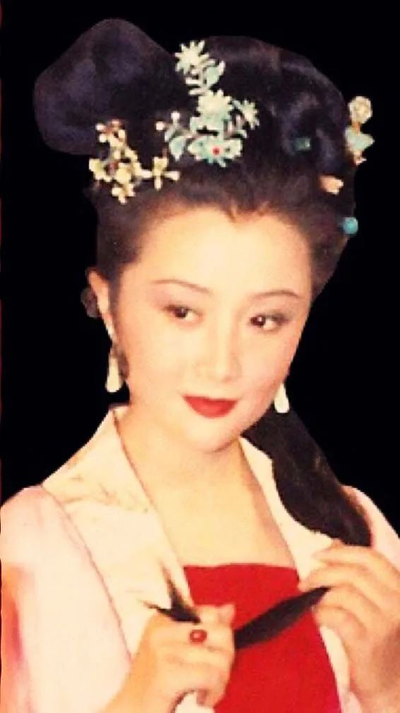 33位老牌簪花美人！林妹妹第一，林芳兵艳绝，你最偏爱谁呢？