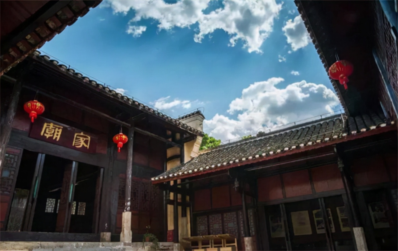 四川大地主刘文彩的庄园，昔日大恶霸的祖宅，如今成4A旅游景点