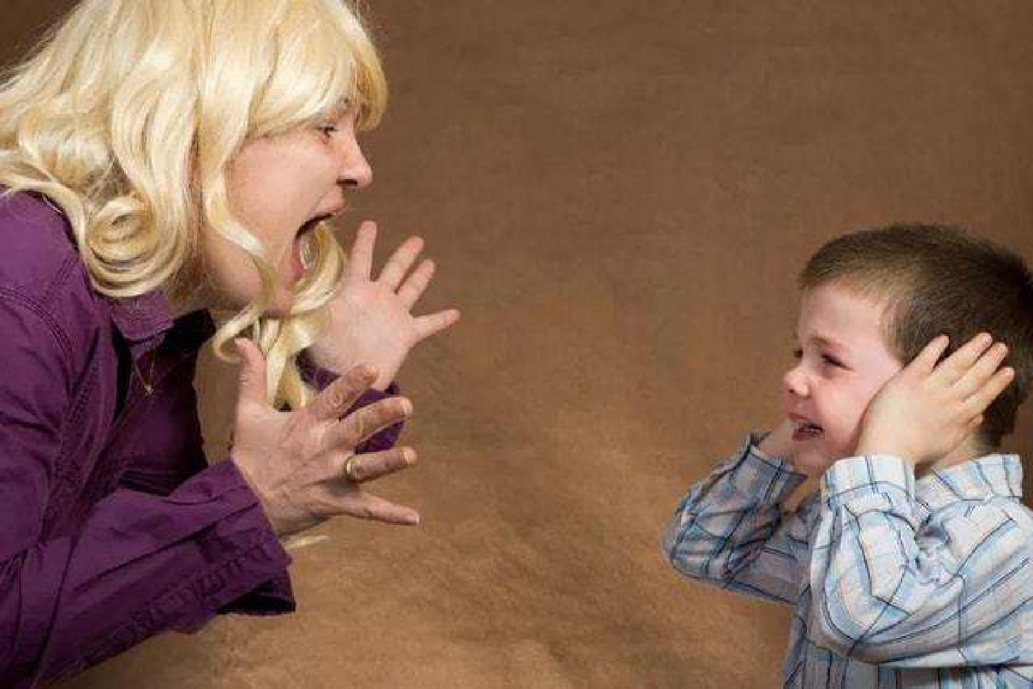 父母经常骂婴儿的后果（大吼对孩子的伤害）-幼儿百科-魔术铺