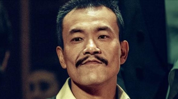 初见平平无奇，再见高攀不起的3位明星，凭实力完美逆袭