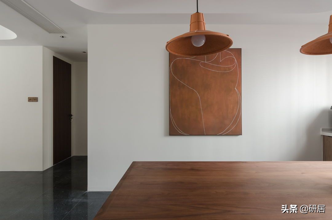 70后大叔的新家，不要门框和踢脚线，全屋化繁为简，氛围清净自然