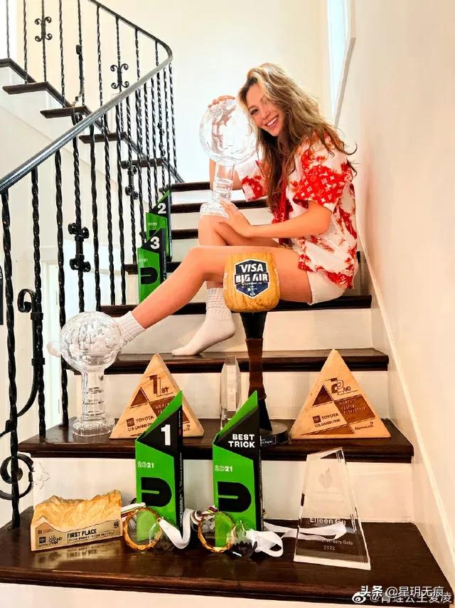 奖牌富人！谷爱凌总结今年战绩 晒与奖牌合照