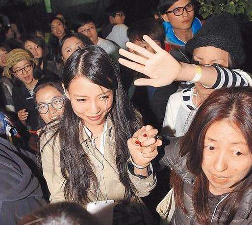 李靓蕾深夜放锤！自曝遭王力宏长期精神虐待，怒斥他撒谎成性有病