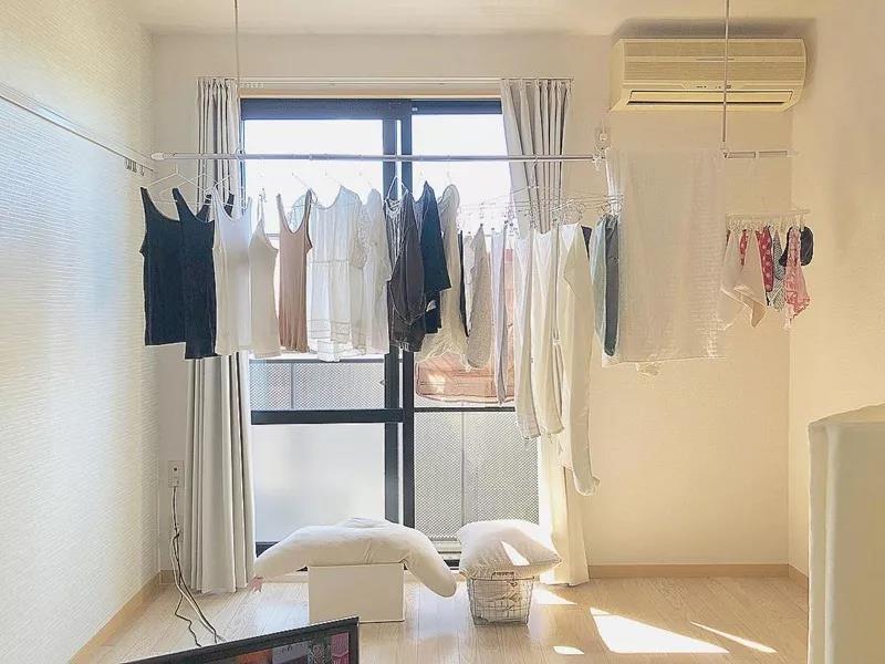 你家的卧室阳台只是用来晾衣服吗？可真浪费！看看别人的设计吧