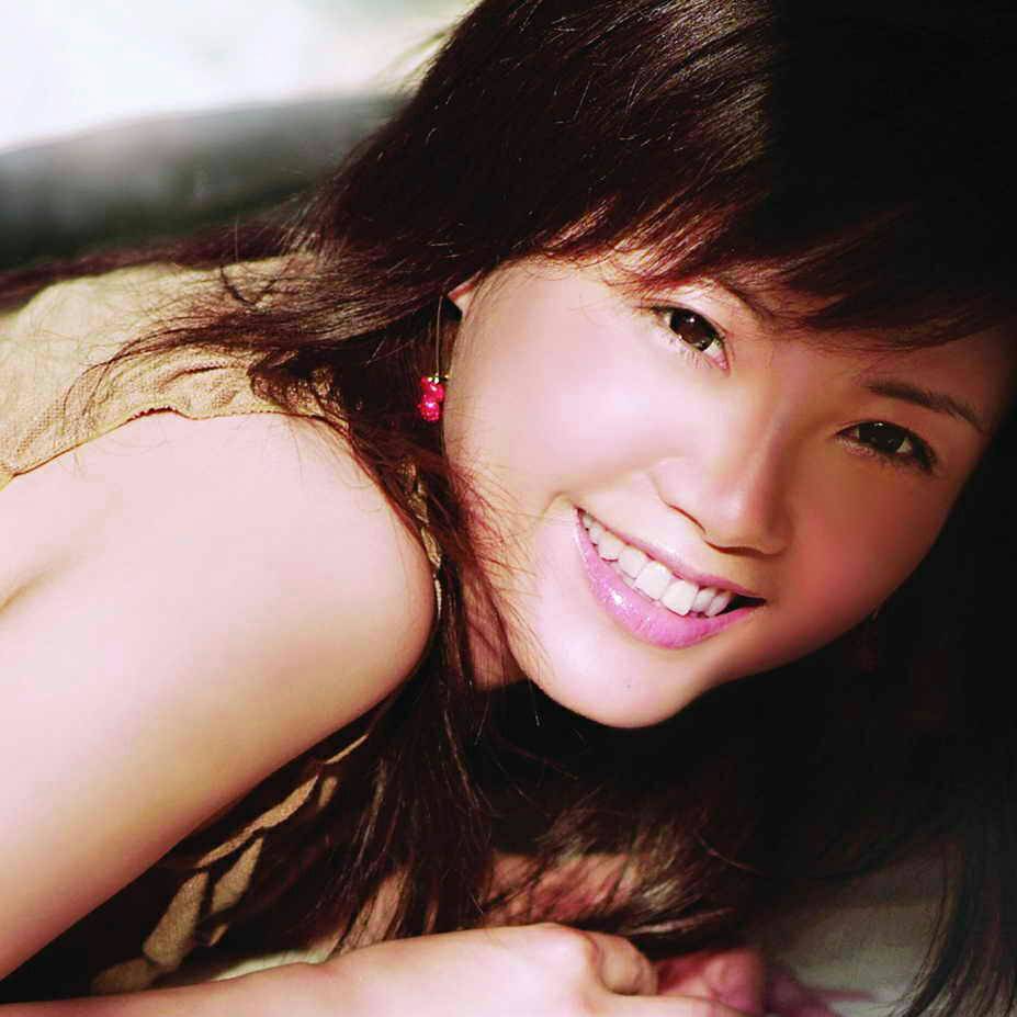 歌手戴娆：和谢东有过一段情，38岁嫁清华学霸，结婚12年无绯闻