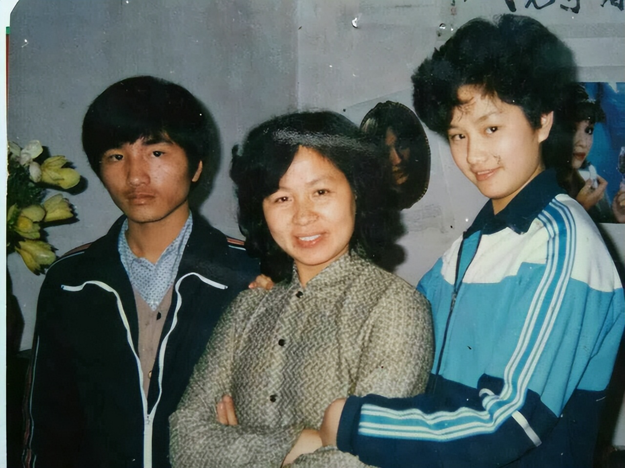 瞿颖母亲丁家珍，女儿半生感情坎坷，原生家庭影响她我很愧疚