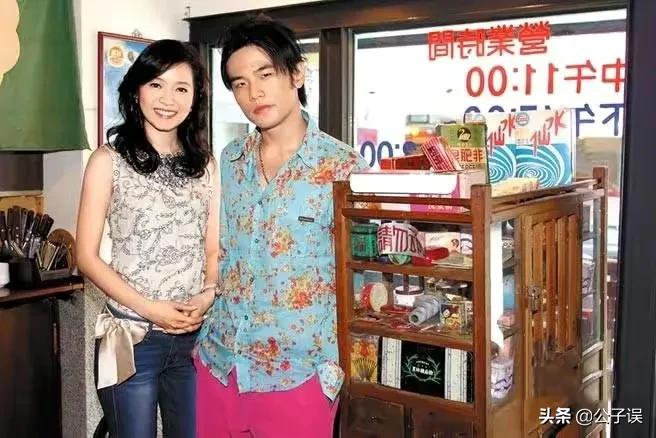 侯佩岑情史，情别连胜文，情散周杰伦，情定黄柏俊，一个妈两个爹