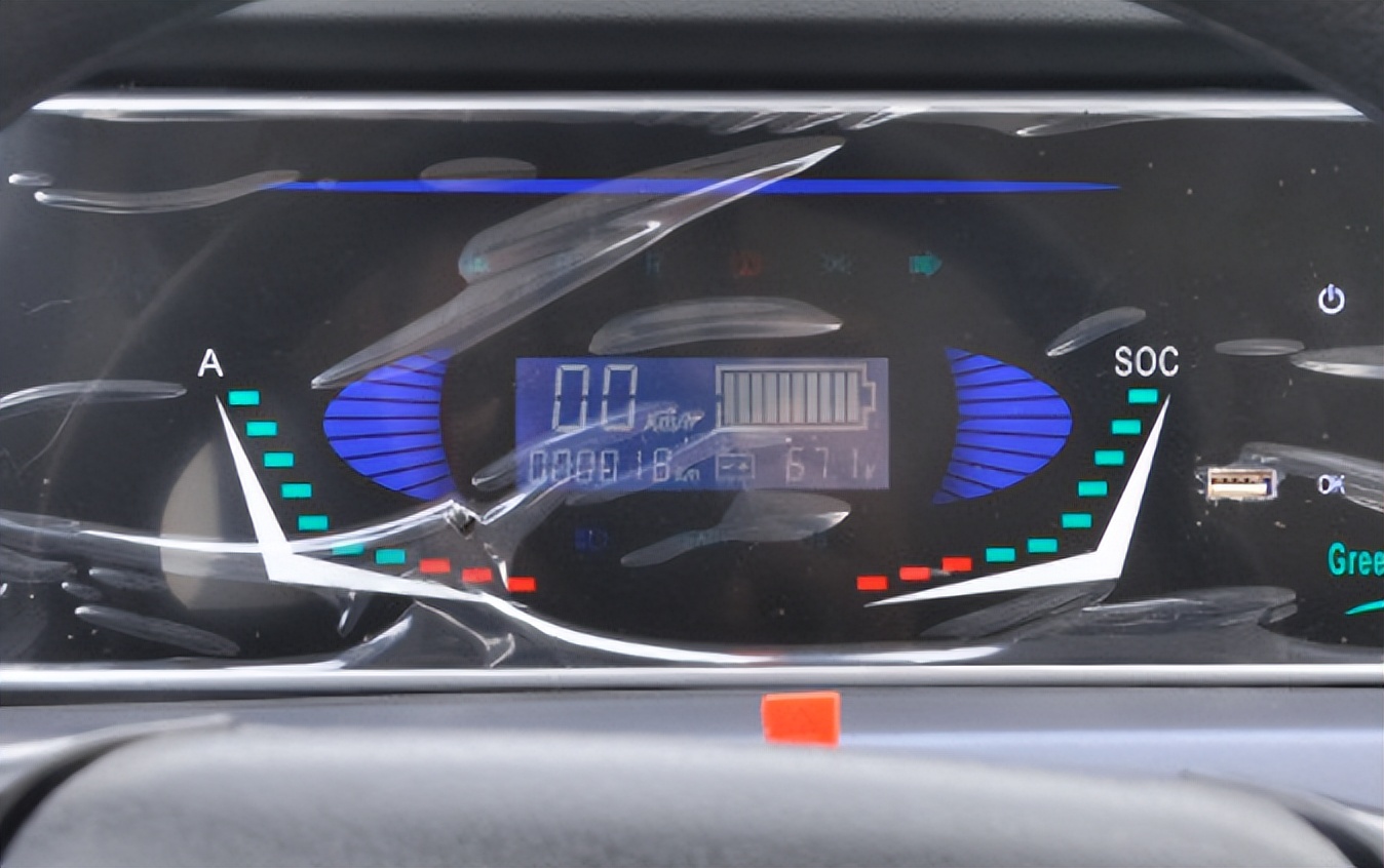 能坐人能装货的老年新能源代步车，老头乐界新宠来袭