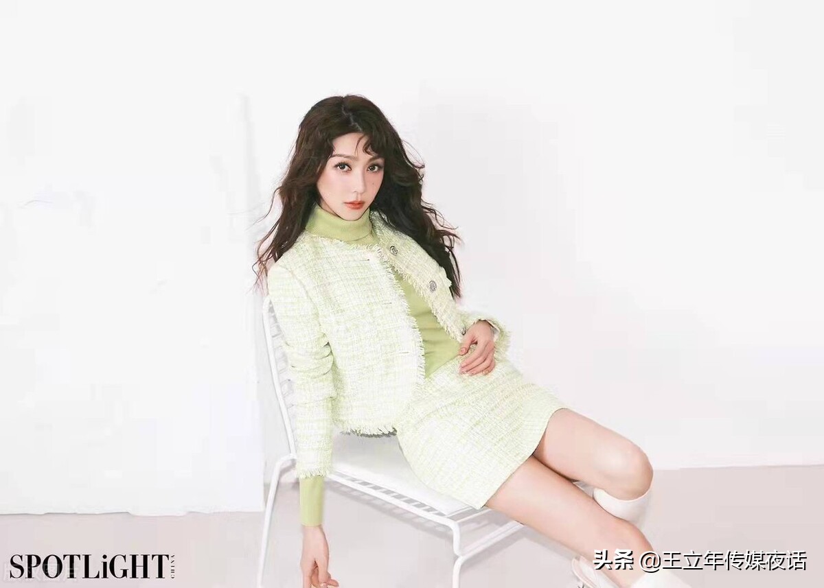 薛凯琪《乘风破浪》录制，明媚大眼清新可爱风