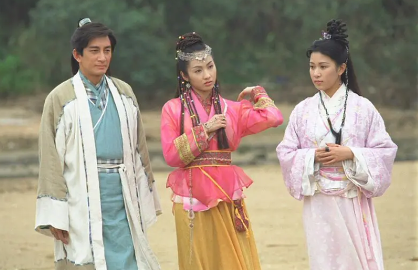 都演“周芷若”，把周海媚，高圆圆和佘诗曼放一起看，差别出来了