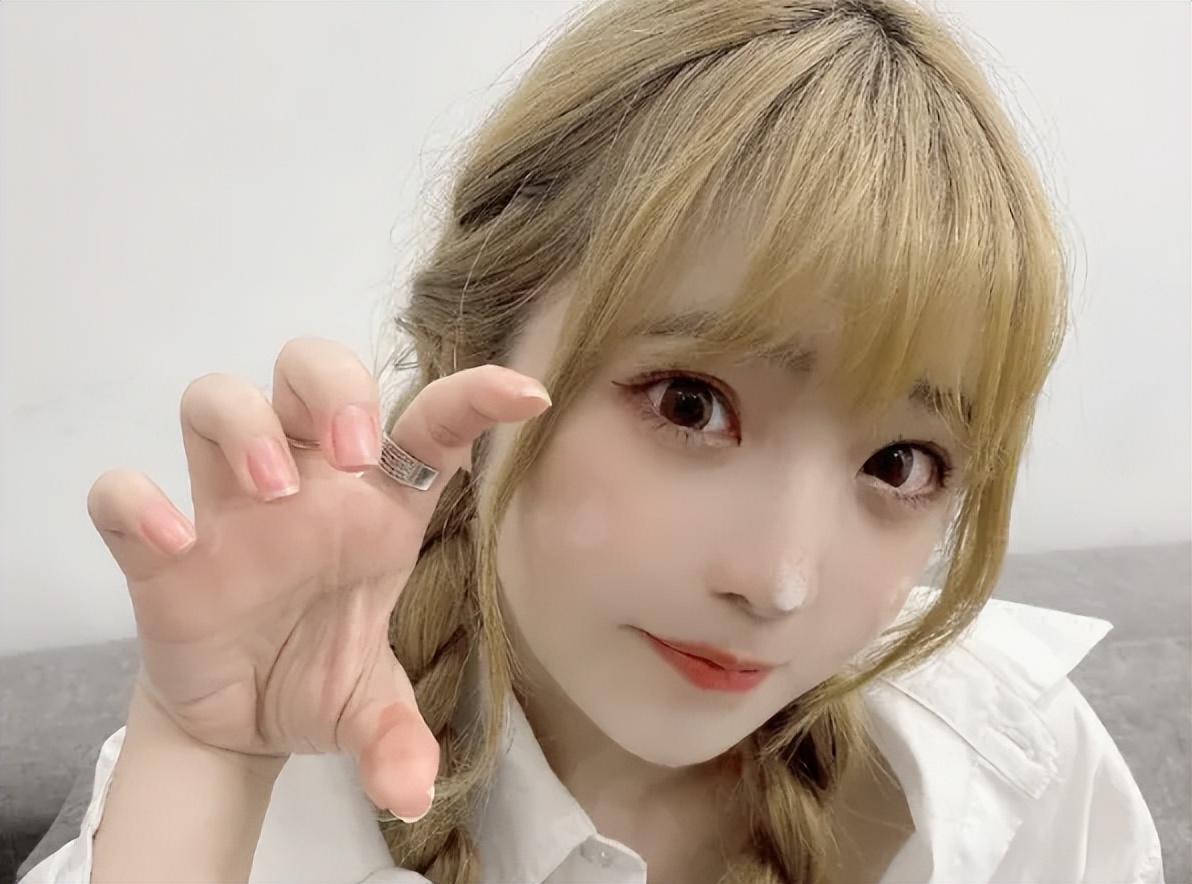 国服第一萝莉” 王奕萌Cos《狐妖小红娘》涂山苏苏一炮而红