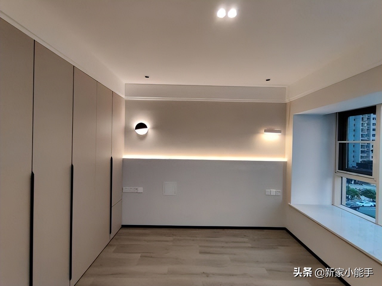 看他家刚完工的新房，还没布置软装就很漂亮，电视墙设计很得分