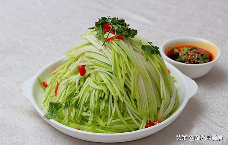 “夏季常吃瓜，物不用抓”，5瓜要多吃，身健康少生病