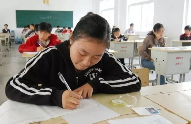 211大学被分成不同层次，财经类很吃香，暨大和苏大位列第二档