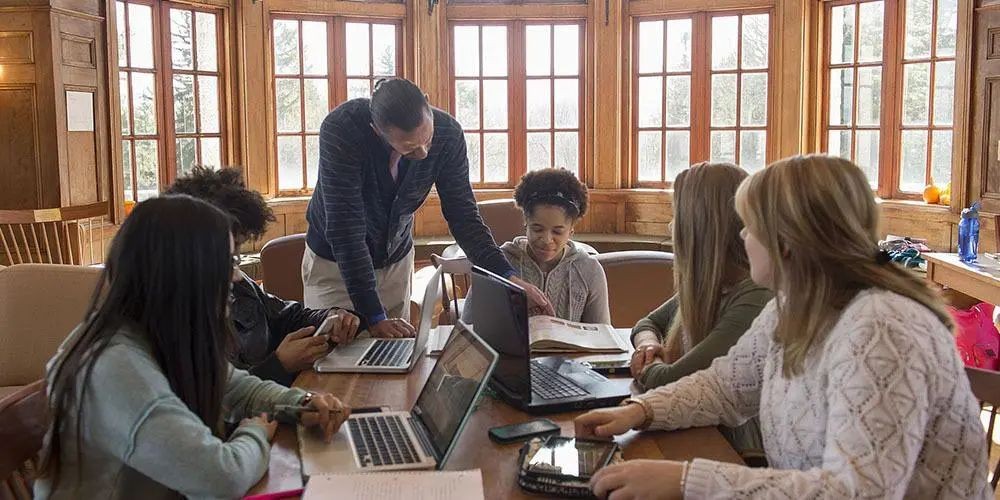 盘点英国留学毕业后，收入最高的六大专业