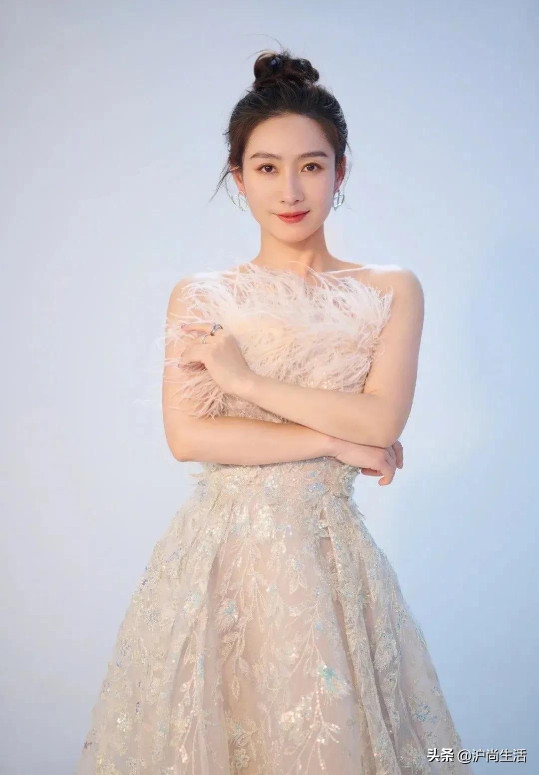 陶昕然：气质优雅，成熟迷人，漂亮大方