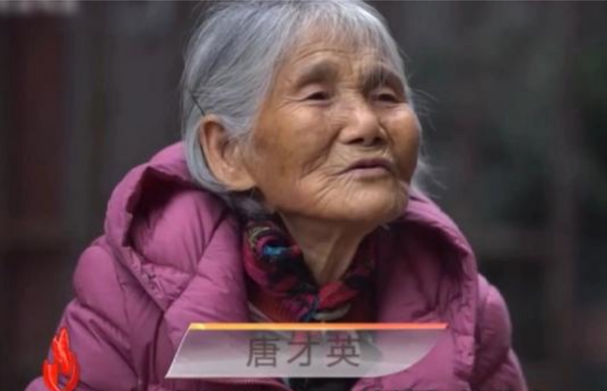 2021年，江西省24岁年轻人和85岁老人拍摄了“婚纱照”。