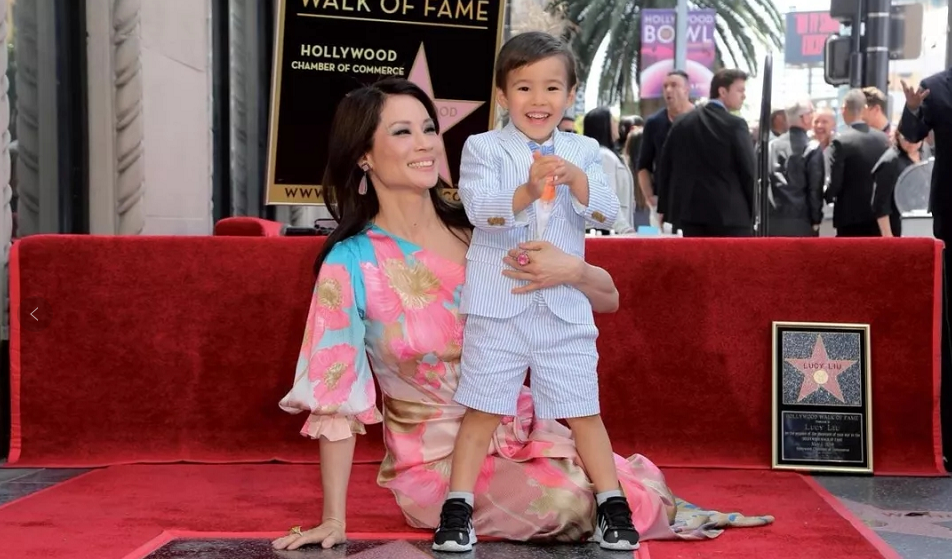 华裔姑娘在好莱坞：未婚先孕，孩子生父成迷