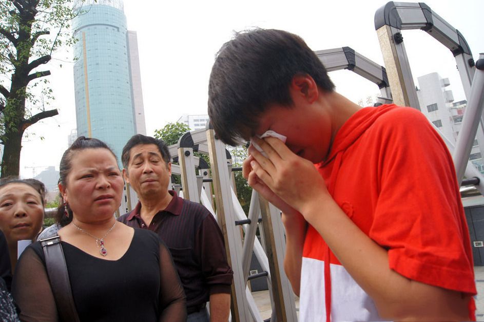 2009年，何川洋裸分全市第一，父亲为加分篡改民族，北大直接拒录