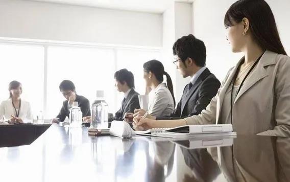 我浙大毕业，留德博士，靠着33年的学业积累回国后打造了亿万财富