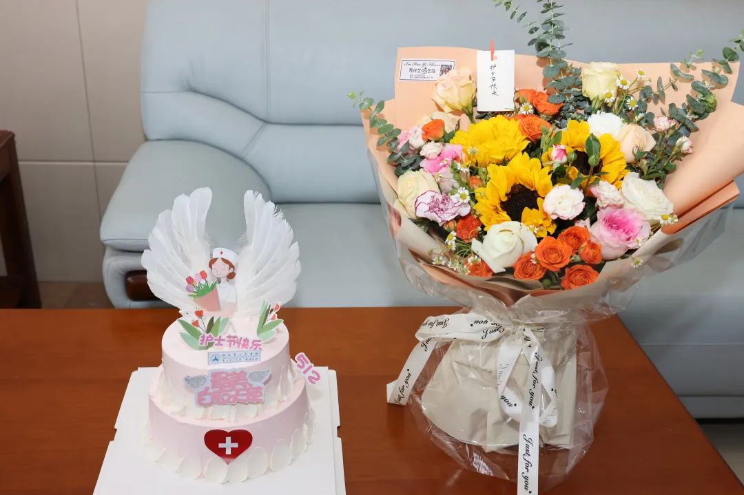 护士节前夕，江西省人民医院领导走访慰问一线护理工作者