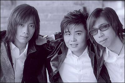 昔日华人偶像团鼻祖，如今却沦落乡镇走穴，水木年华为何落魄至此