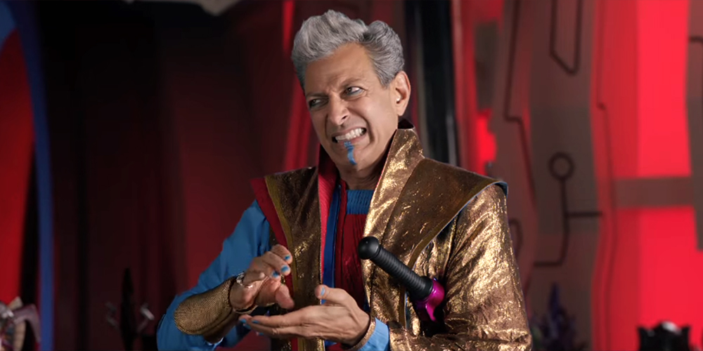 《侏罗纪》马尔科姆博士从年轻帅到老，如今满头白发依然超迷人