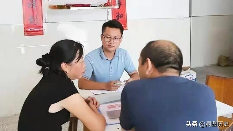 8年前江西两位“夺刀少年”因救全车人错过高考，如今怎么样了？