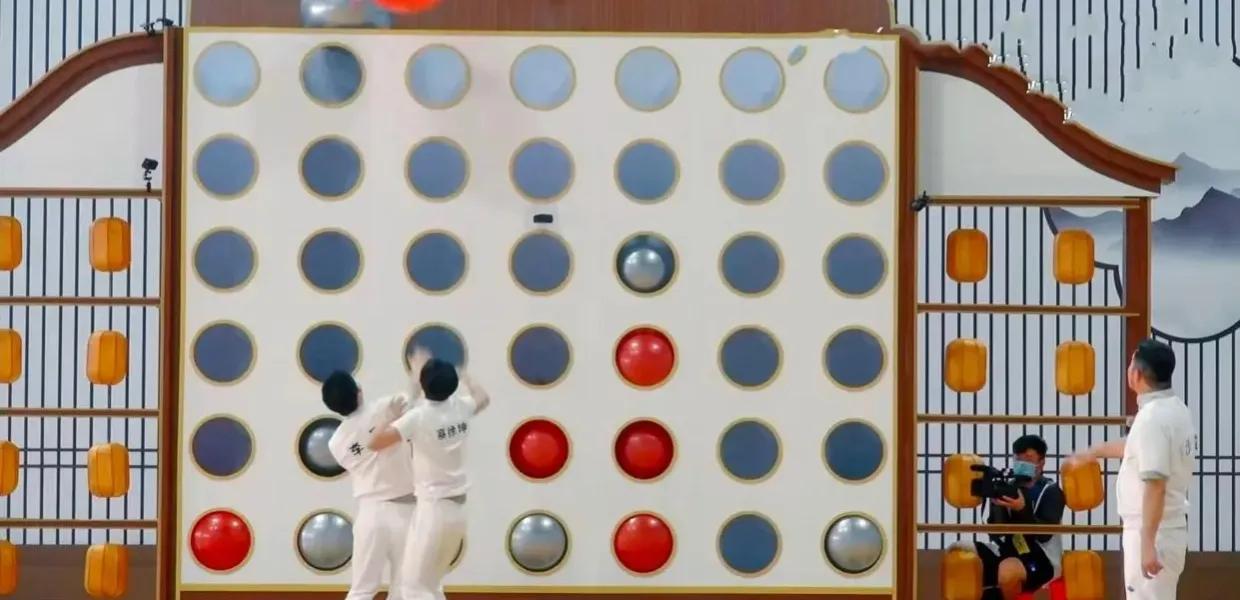 鲱鱼罐头让周深狂吐，倪虹洁却爱上了？金靖蔡徐坤再组cp看点十足