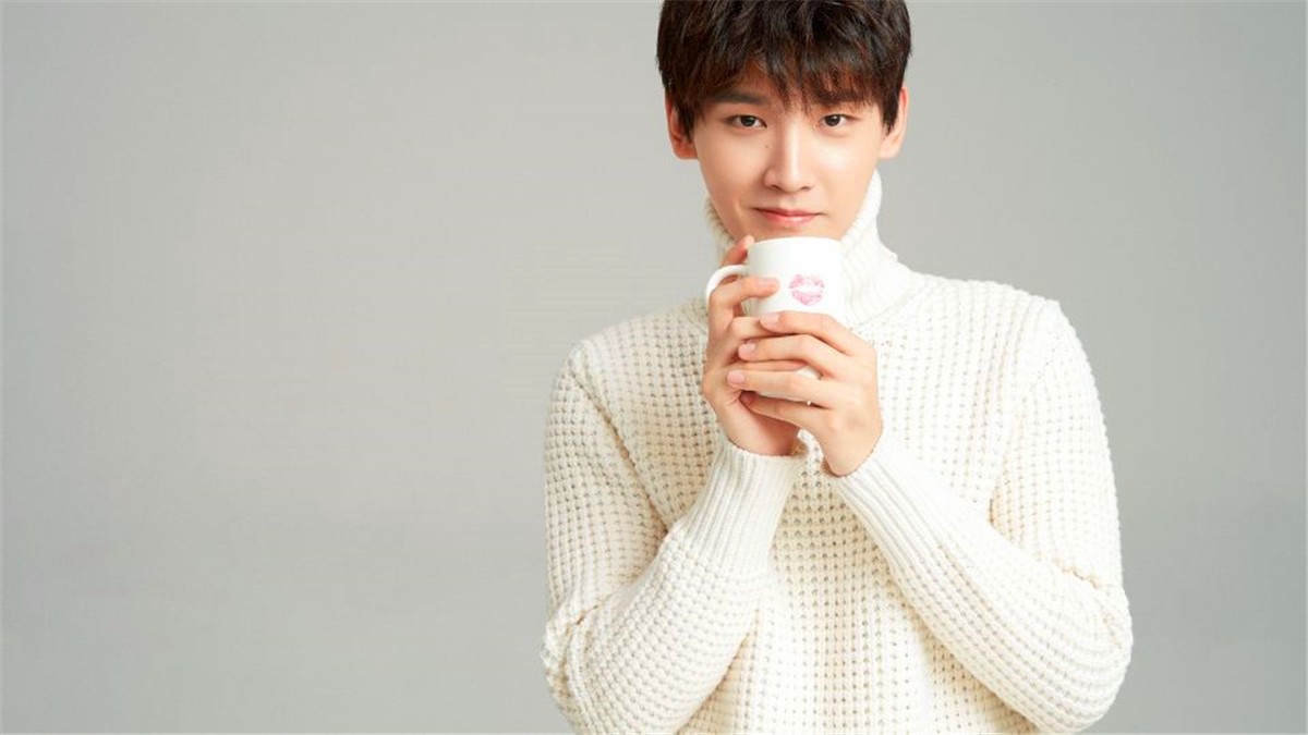 名气不大架子却不小的五位明星，几十位保镖开路，殊不知成了笑话