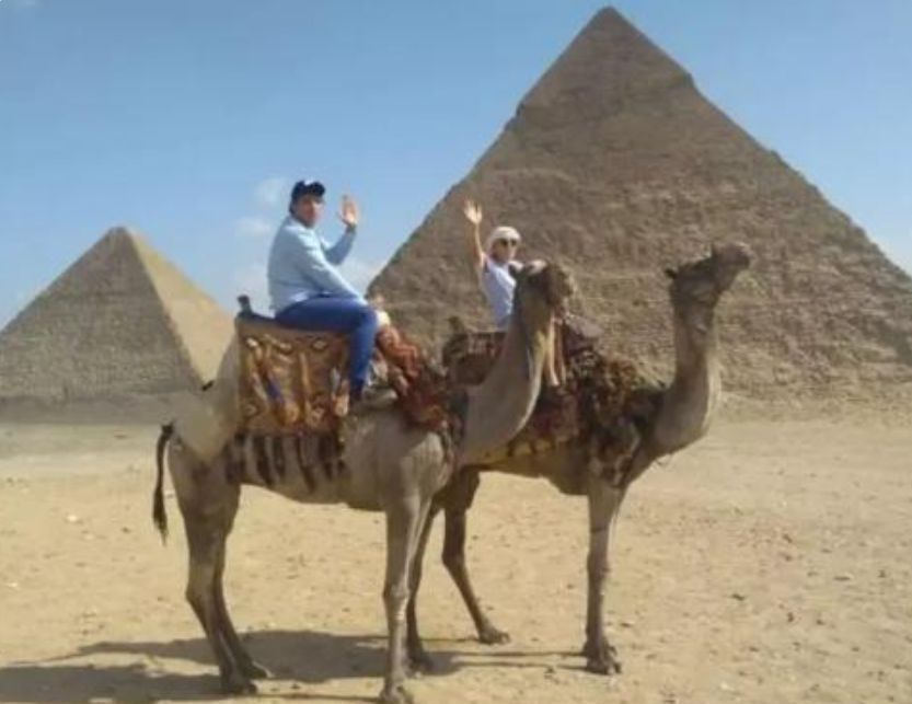 英国老奶奶爱上小50岁埃及小鲜肉，闪婚成功，英国首相回信支持