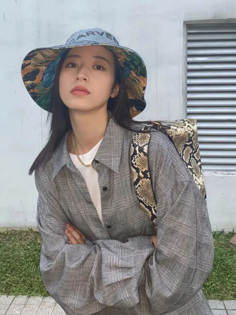 次次艳压00后小花，35岁的杨幂心机在哪儿？