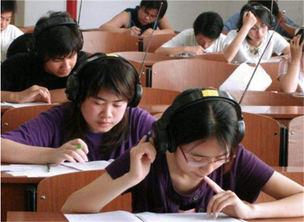 四六级出分时间确定，6月份通过率更高？12月才考试的同学后悔了