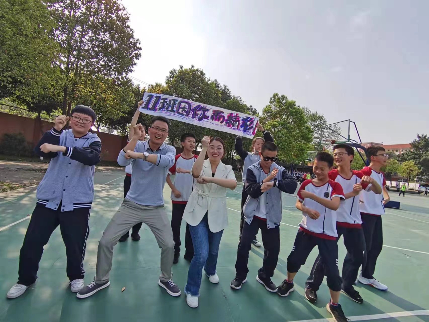 13年每天7：10到教室，三原外国语学校，有一个“倪爷”