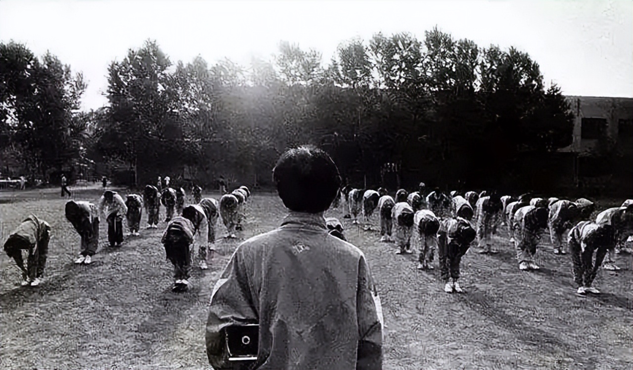 90年，江西高二女生帮助10岁陌生弟弟，27年后弟弟事业有成来报恩