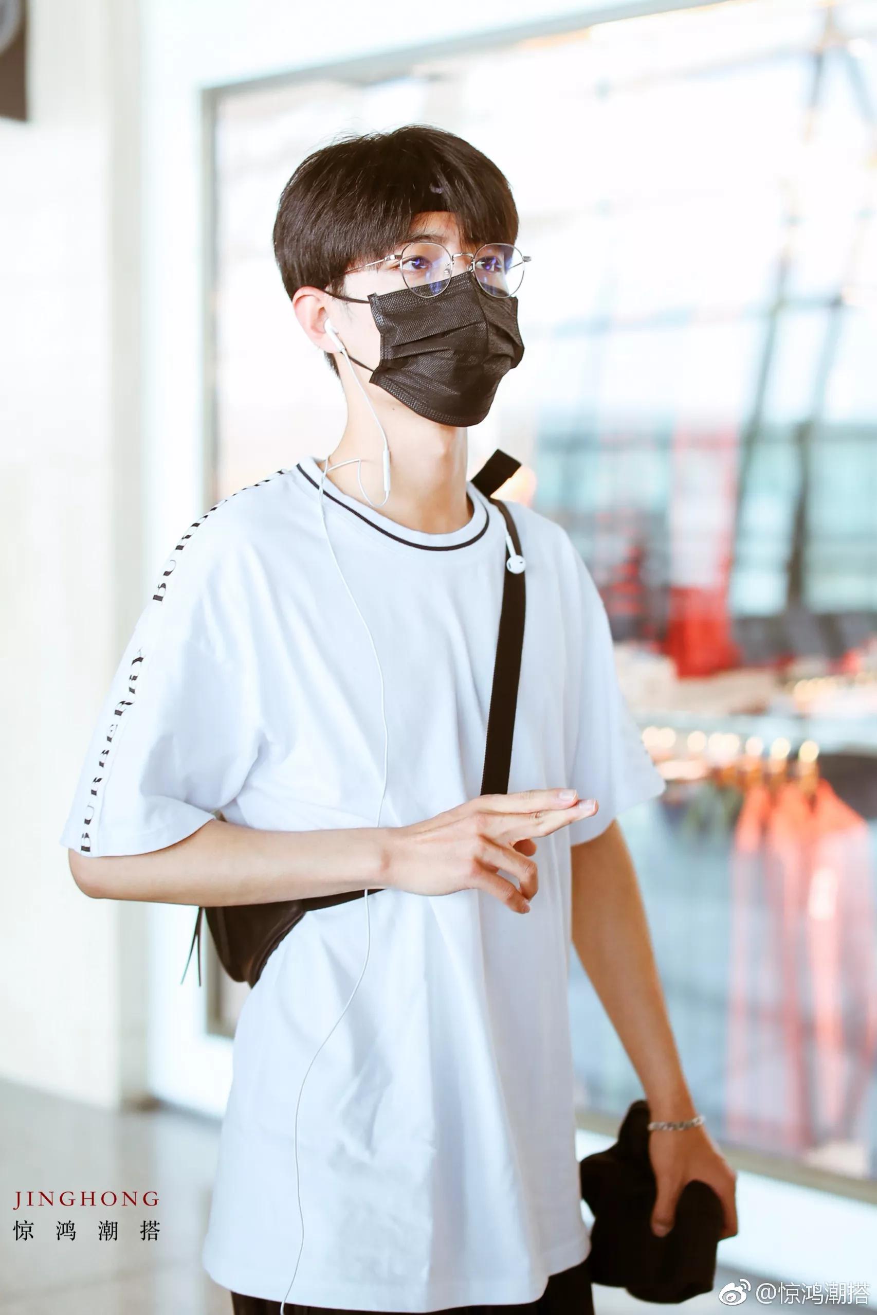 考古肖战:2018年9月—12月机场时间线汇总,今天请叫我收图狂魔