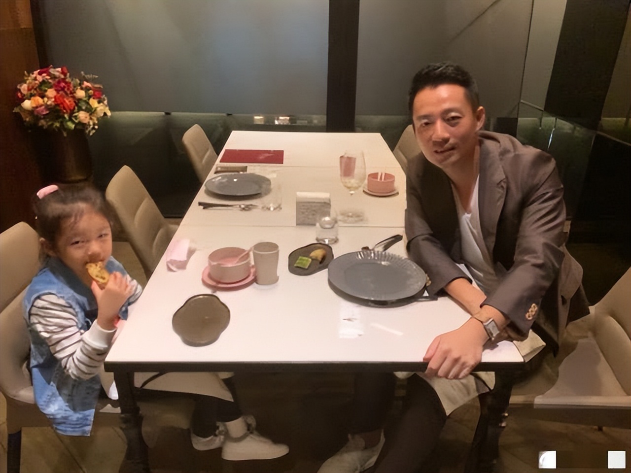 汪小菲隔空喊话大S，不允许儿女叫具俊晔爸爸，公开表态想要孩子