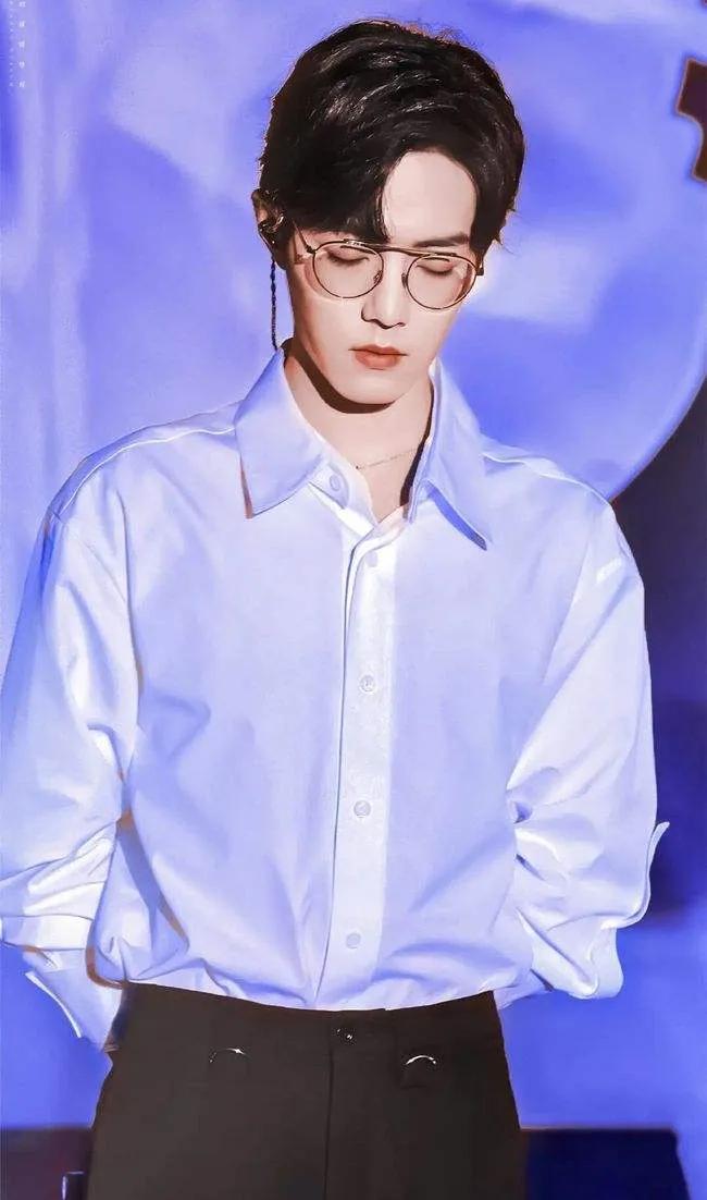 肖战超帅最新壁纸