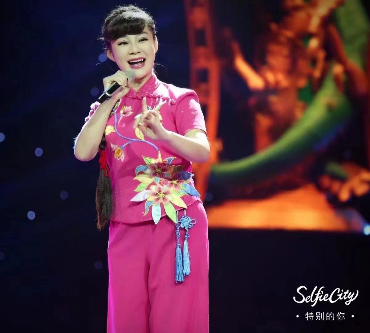 丁红娥：“百位好民星唱响草原好品牌”系列活动上榜品牌