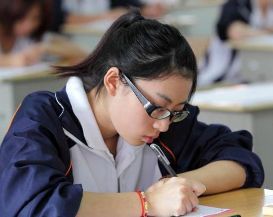 新高考选科下“迷之组合”，物化生不是良配，越到后期弊端越明显