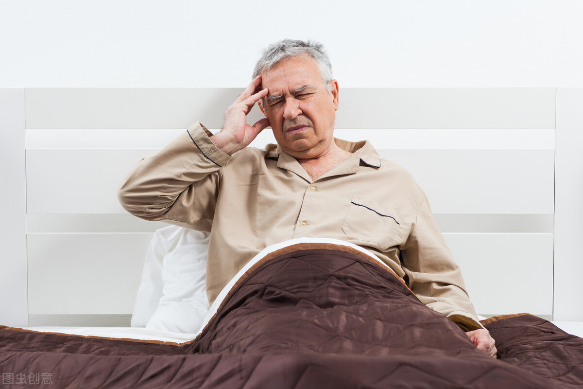 早醒就是失眠吗？入睡困难的原因是什么，家里有老人更要注意了