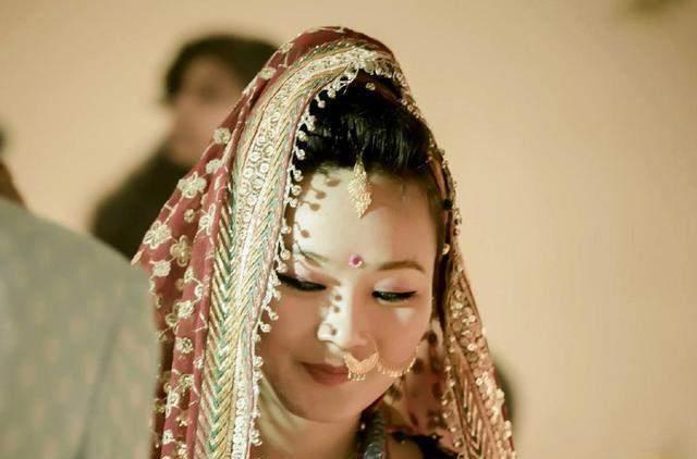 甘当小妾的“印吹”郑墨沫，四处抹黑中国，疫情却想回国避难