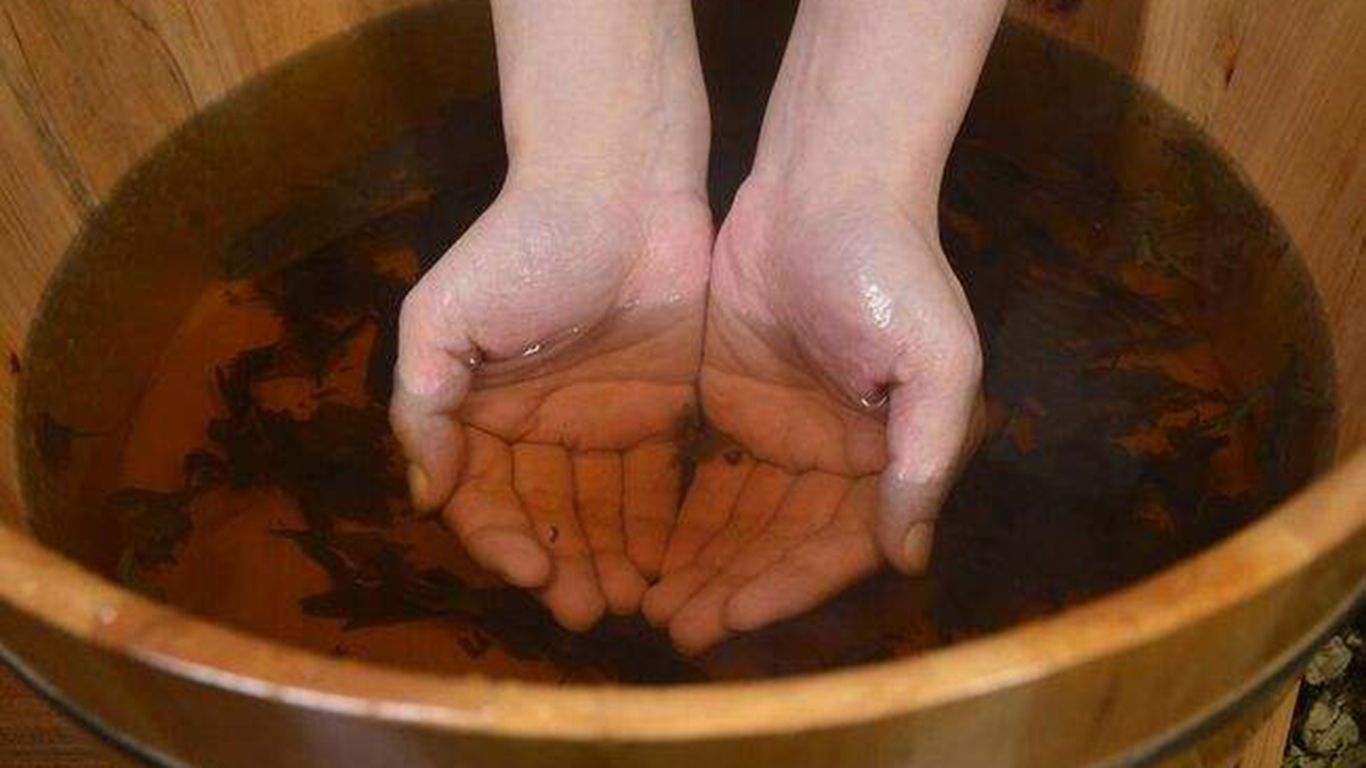 端午节来临,要给宝宝安排"艾水洗澡"吗?