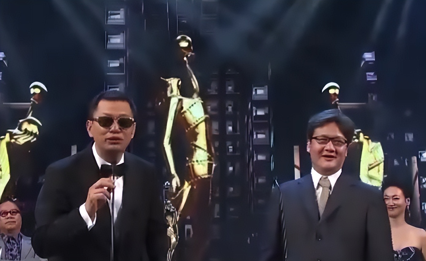 简直要给港圈“雄竞”跪了