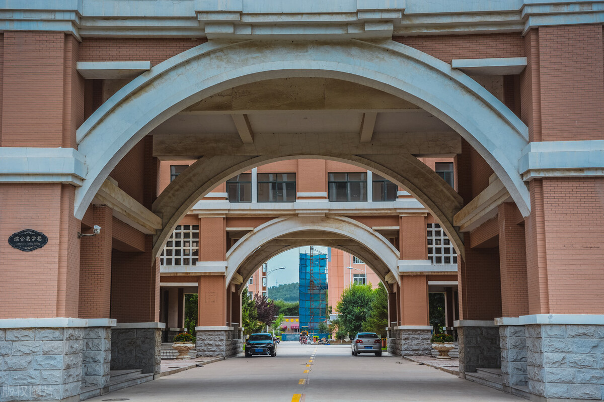 过本科线就能学的4所医科大学，省内知名度高，容易进入市区医院