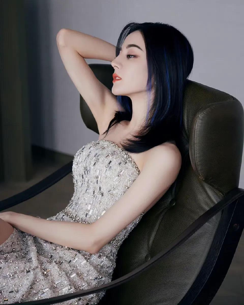迪丽热巴的长裙