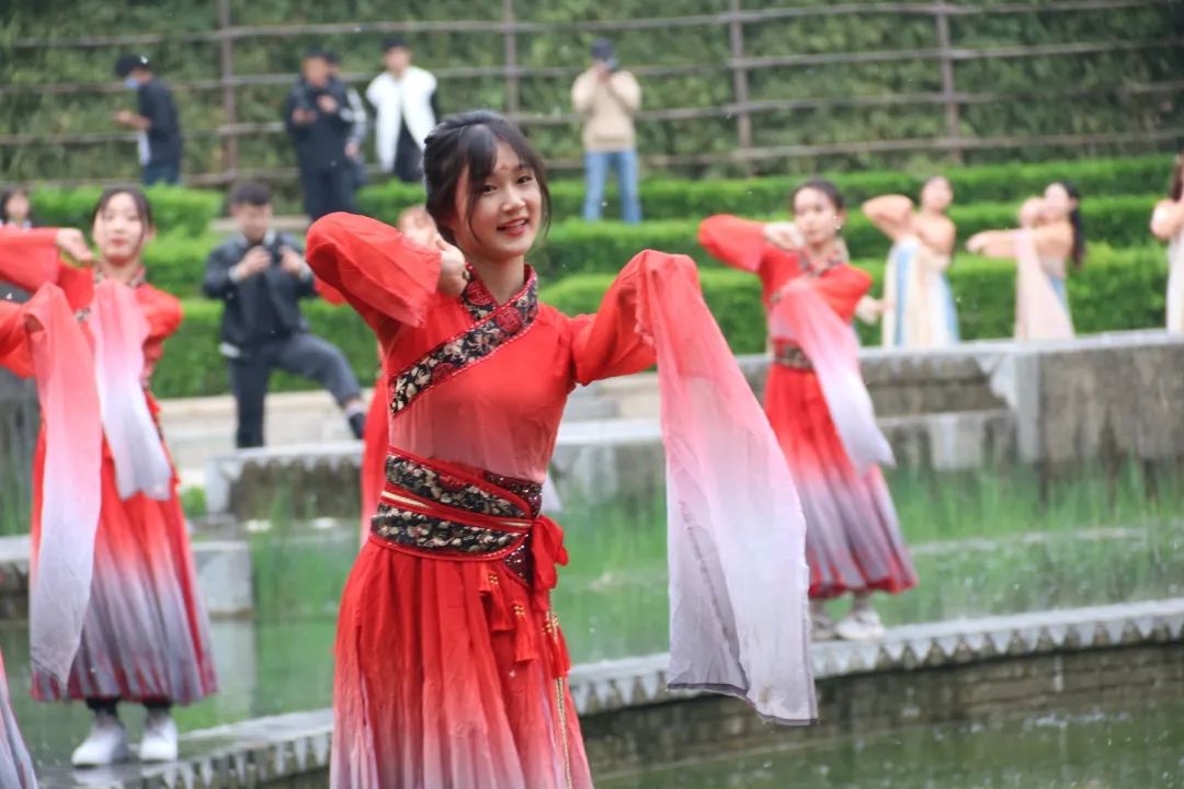 为什么可以报考河北师范大学？